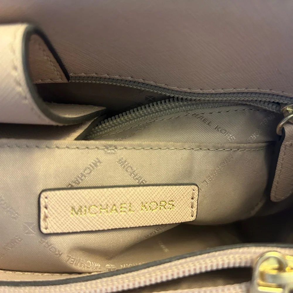 Michael Kors Beige Shoulder Bag with Silver-Tone Hardware - Picture 3 of 6